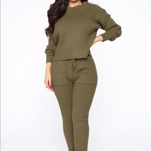 Super cute Fashion Nova Sweatsuit Sz L